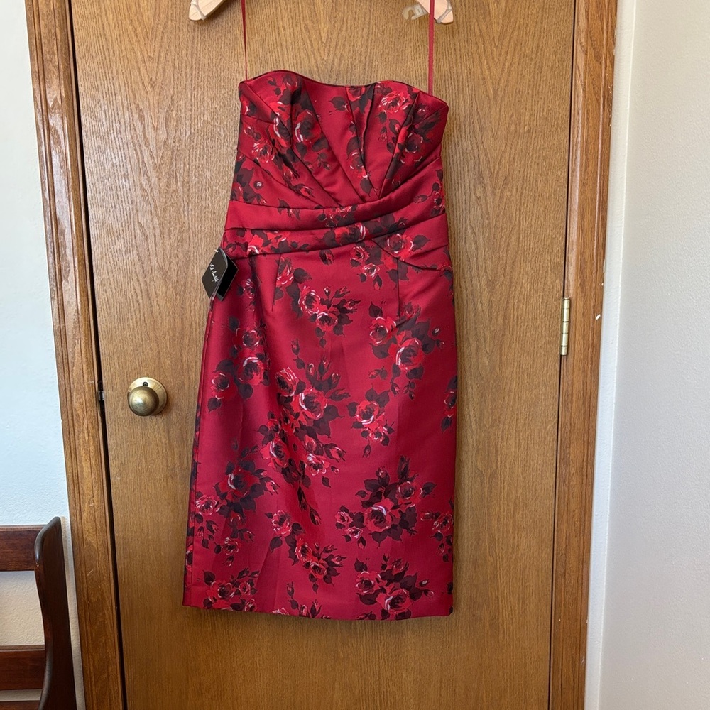 WHBM Elegant Red Floral Strapless Dress Size 4 NWT